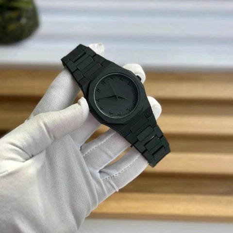 🖤 AURA Black Quartz Watch – Bold & Stylish ⌚